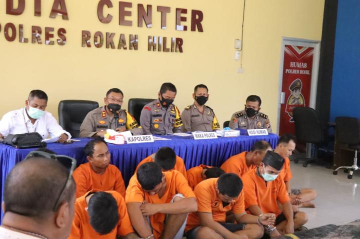 Curi Aset PT PHR di Rohil, 16 Orang Diringkus