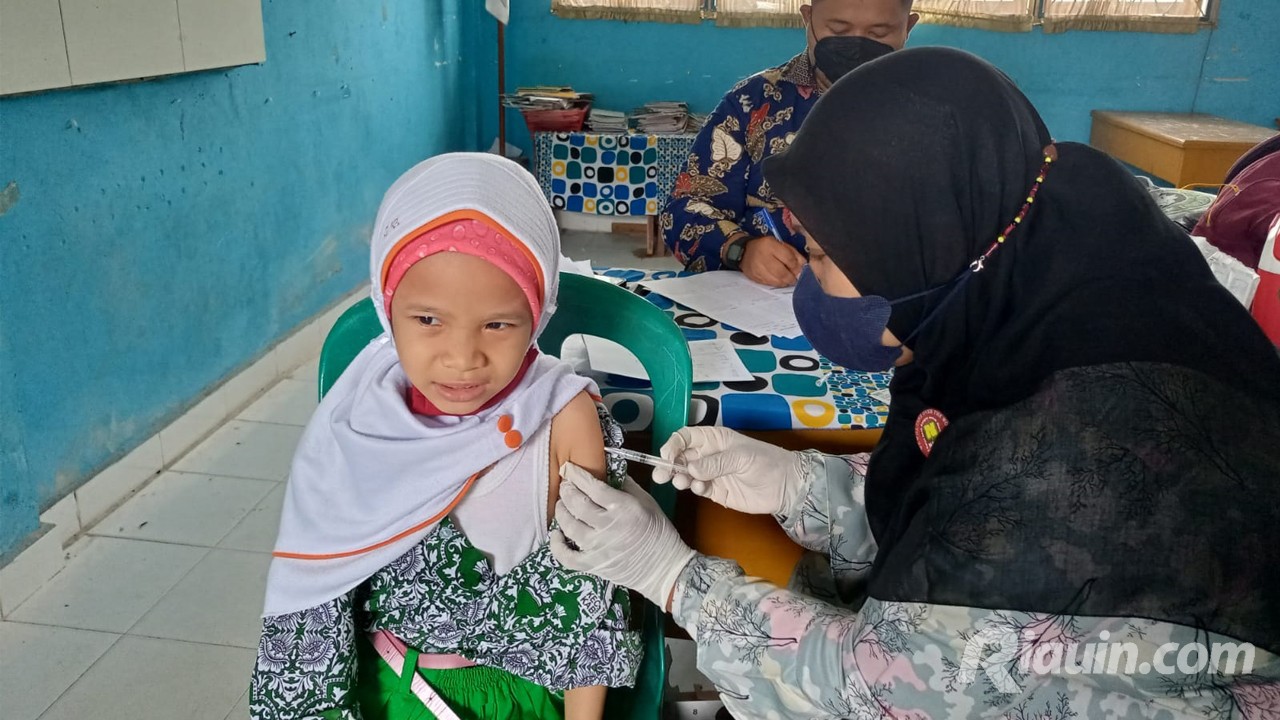Polemik Vaksinasi di Sekolah, Kadisdik Riau: Tidak Ada Kewajiban, Hanya Dianjurkan