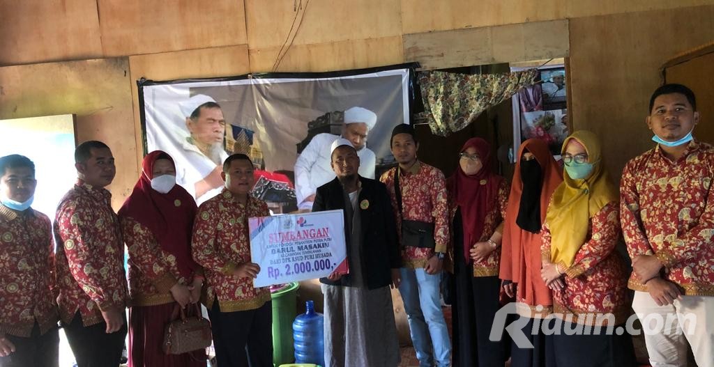 DPK PPNI RSUD Puri Husada Tembilahan Serahkan Bantuan ke Ponpes Darul Masakin