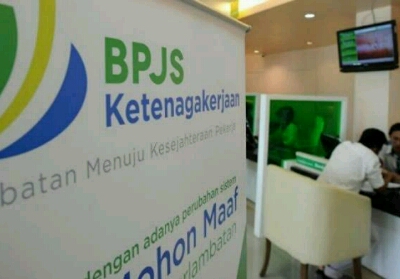 BRK Serahkan CSR BPJS Ketenagakerjaan, Pemkab Meranti Bantu Pembayaran