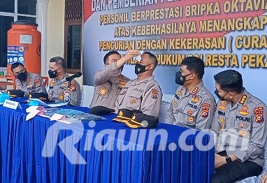 Momen Langka, Jenderal Polisi Rela Seka Wajah Bripka Berprestasi di Pekanbaru