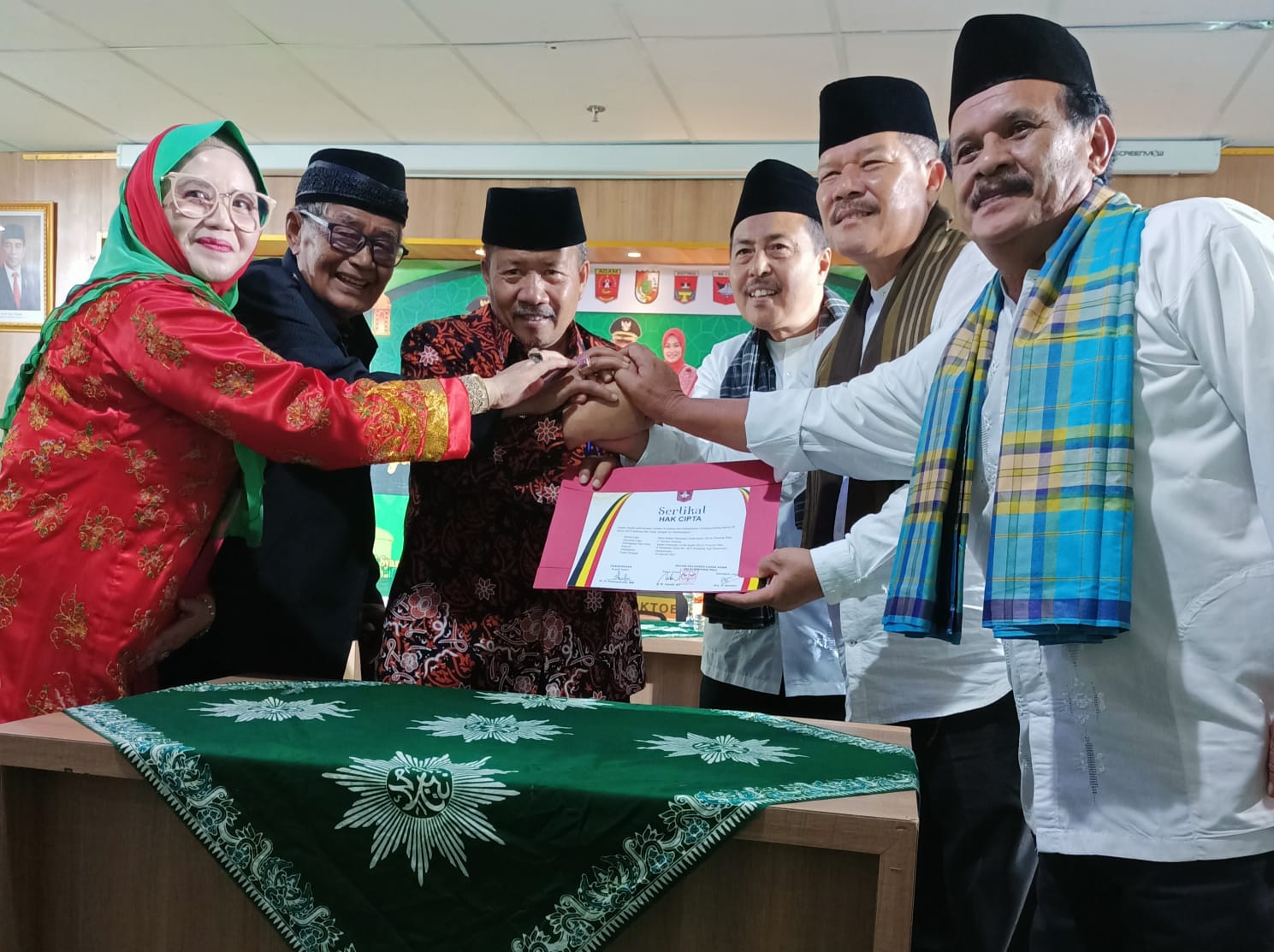 Bupati Agam Apresiasi Seminar Adat dan Budaya Minangkabau di Perantauan