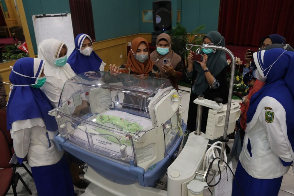 Antisipasi Kematian Bayi Prematur, RSUD Arifin Achmad Beri Pelatihan Nakes