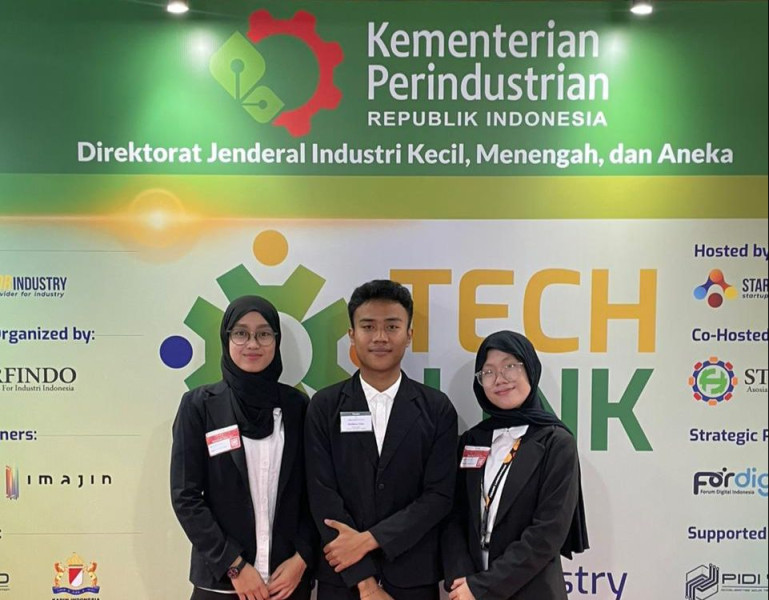 Sukses Bikin Layangan Penghasil Listrik, Mahasiswa UPER Raih Penghargaan