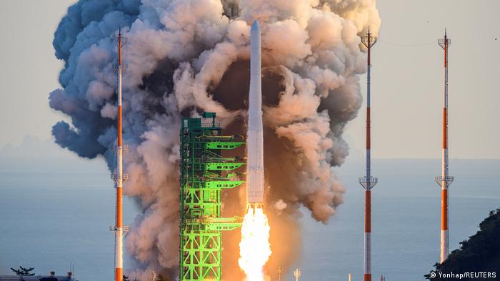 Korea Selatan Luncurkan Roket Pertama ke Luar Angkasa, Misi Gagal Menuju Orbit