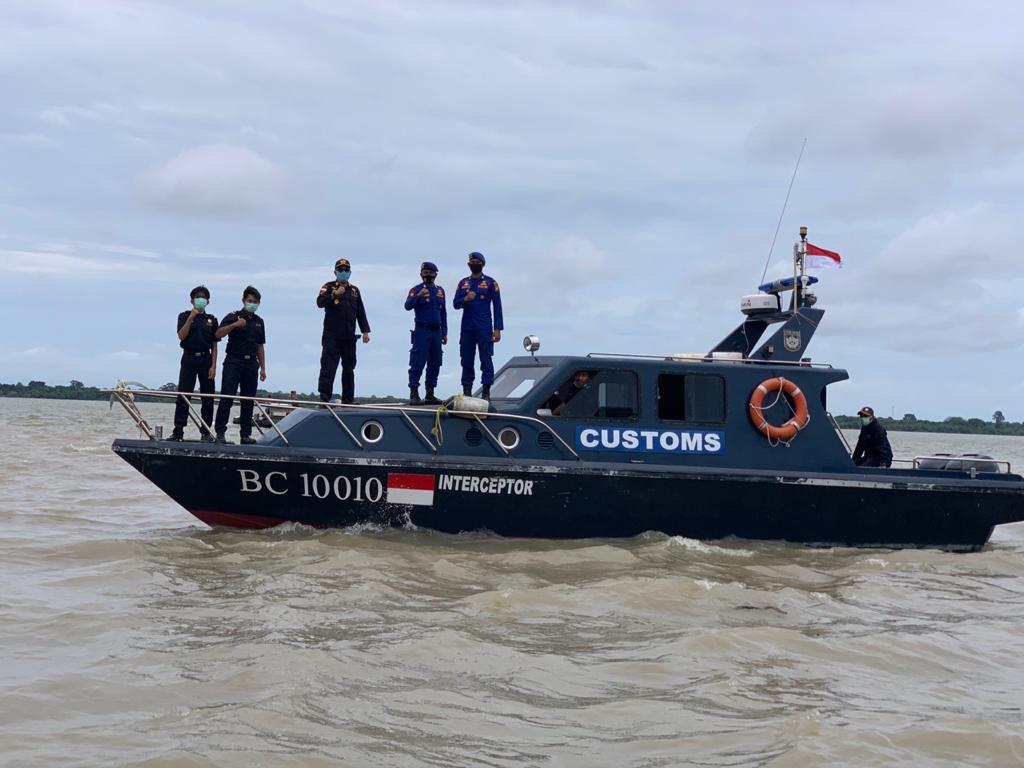 Cegah Penyelundupan, Satpolair dan Bea Cukai Meranti Susuri Pelabuhan Tikus