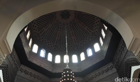 Masjid Agung di Prancis Diteror dengan Kepala Babi